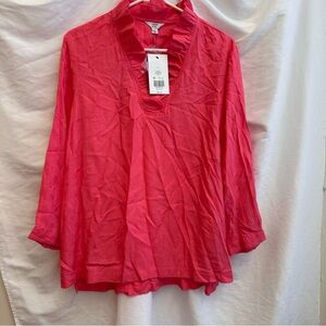 Crown & Ivy Bold Pink Blouse NEW size Large, faint palm tree pattern